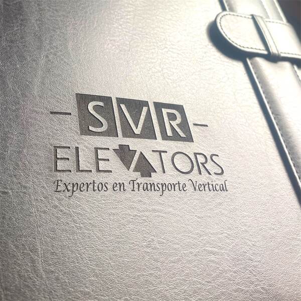 Regalo Corporativo Carpeta Simil Cuero con Calculadora y Cierre         loading=